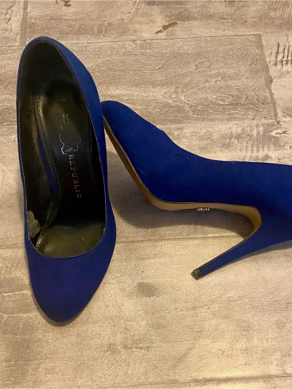 Rock & Republic Cobalt Blue Suede Stiletto Pumps